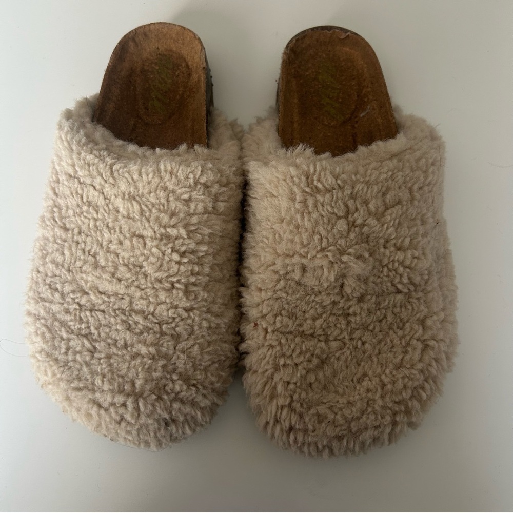 Aerie Sherpa slip on clogs 8